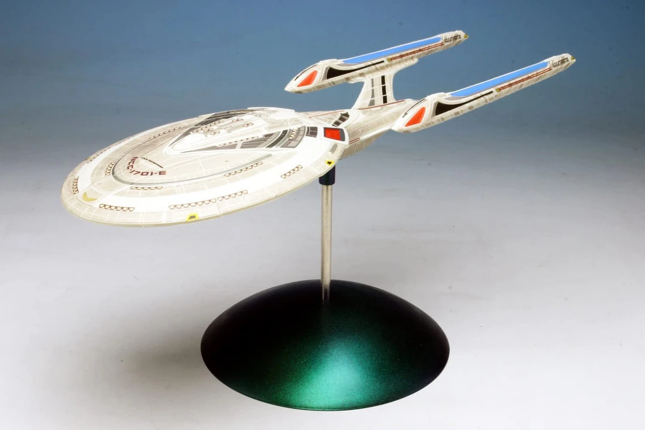 AMT 954 - 1:2500 Star Trek-USS Enterprise Box Set-Cadet Series Model Kits 7 AMT 954 - 1:2500 Star Trek-USS Enterprise Box Set-Cadet Series Model Kits - Image 7