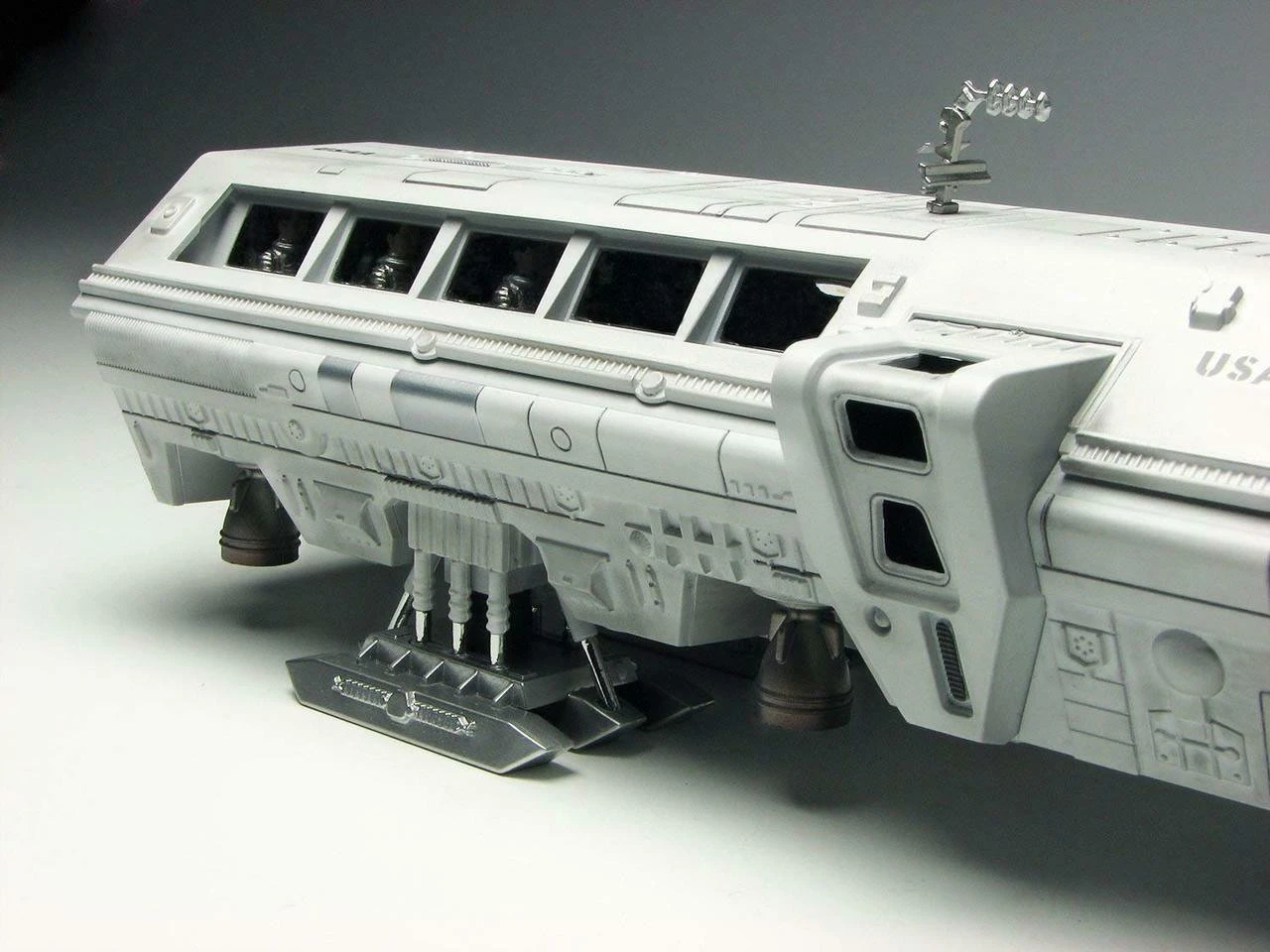Moebius MMK2001-1A - 1/55 Moon Bus From 2001: A Space Odyssey 2017 Edition Model Kit 3 Moebius MMK2001-1A - 1/55 Moon Bus From 2001: A Space Odyssey 2017 Edition Model Kit - Image 3