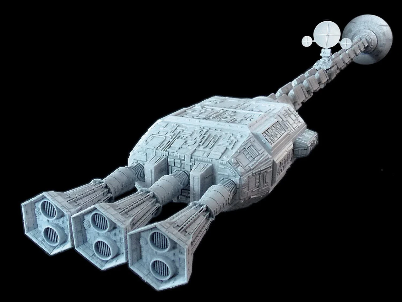 Moebius Models 2001-3 - 1:144 2001 A Space Odyssey Discovery Spacecraft Model Kit 3 Moebius Models 2001-3 - 1:144 2001 A Space Odyssey Discovery Spacecraft Model Kit - Image 3