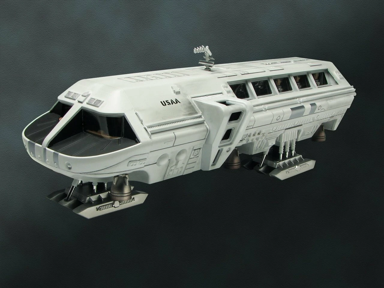 Moebius MMK2001-1A - 1/55 Moon Bus From 2001: A Space Odyssey 2017 Edition Model Kit 2 Moebius MMK2001-1A - 1/55 Moon Bus From 2001: A Space Odyssey 2017 Edition Model Kit - Image 2