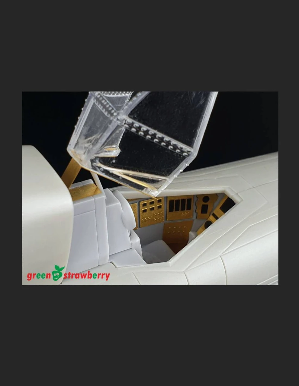 Green Strawberry 13621-1/32 - Colonial Viper - Cockpit - TOS Resin & Photoetch Set 2 Green Strawberry 13621-1/32 - Colonial Viper - Cockpit - TOS Resin & Photoetch Set - Image 2