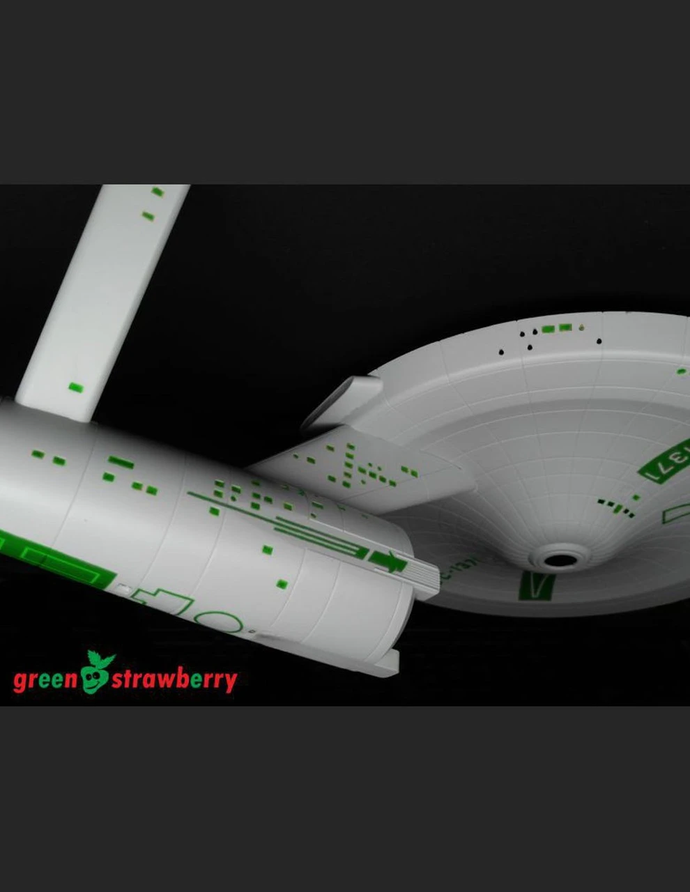 Green Strawberry AM010 - 1/600 TOS Constitution-class Starships Painting Masks 2 Green Strawberry AM010 - 1/600 TOS Constitution-class Starships Painting Masks - Image 2